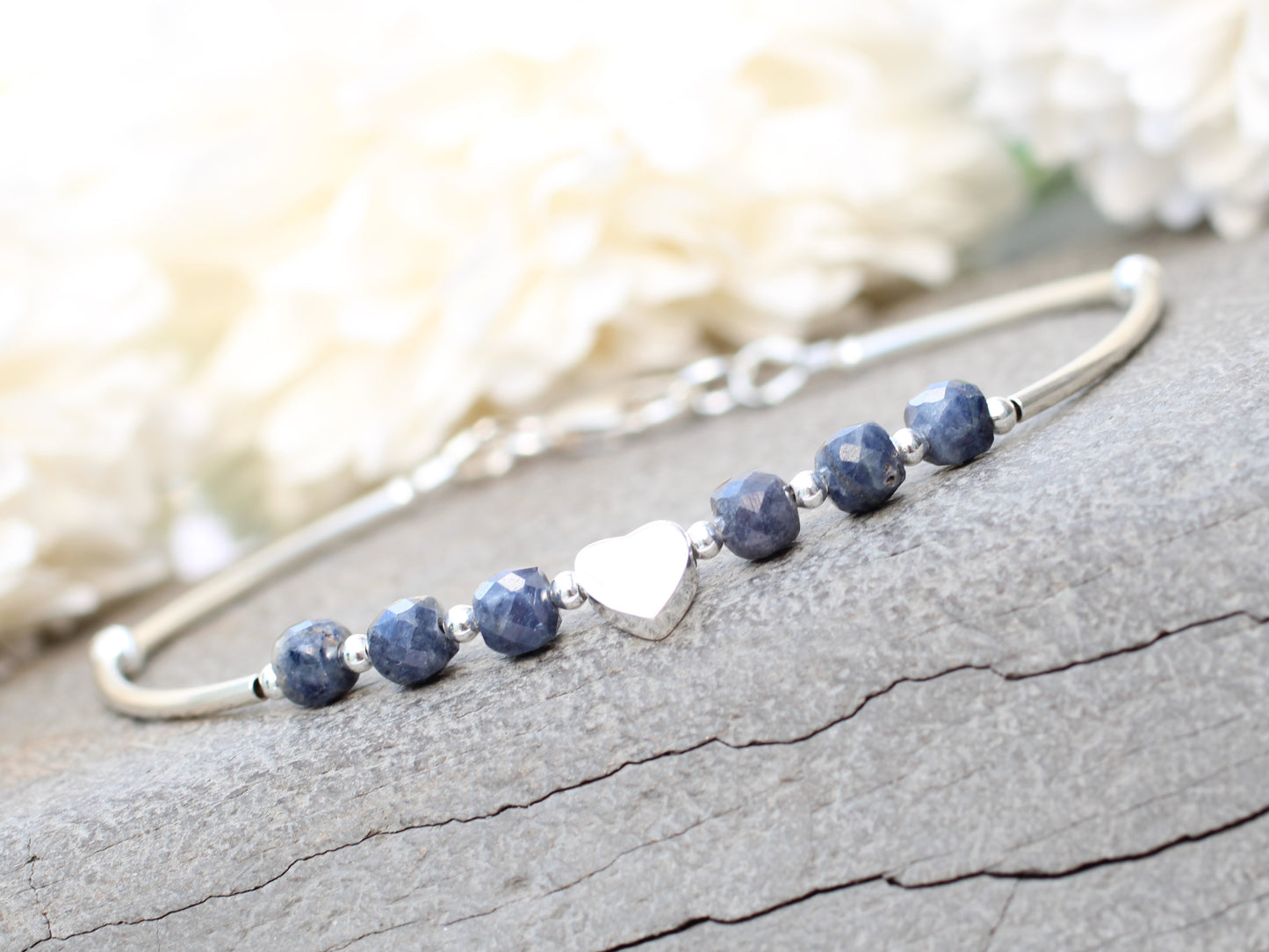 Sapphire bracelet in silver.