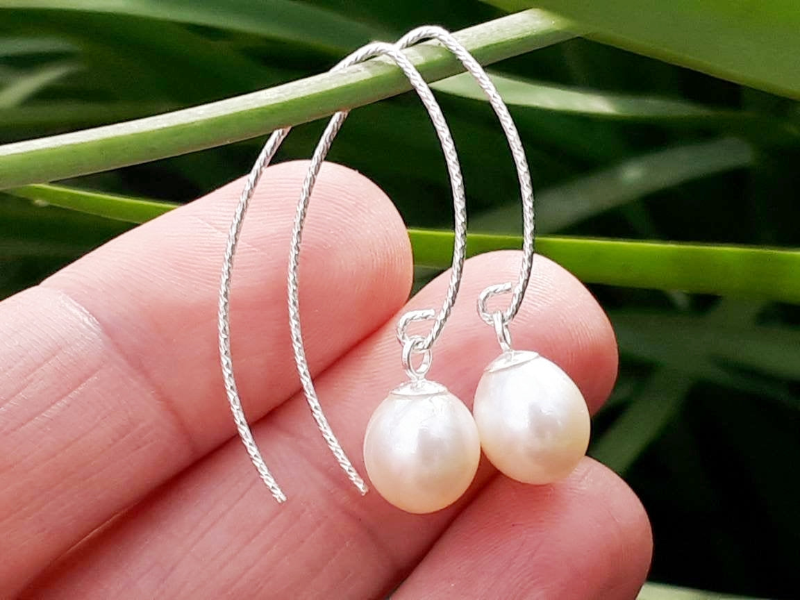 Silver and pearl sales drop earrings