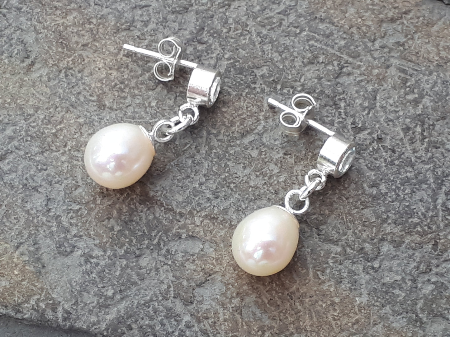 Bridal earrings. Aquamarine and pearl earrings.